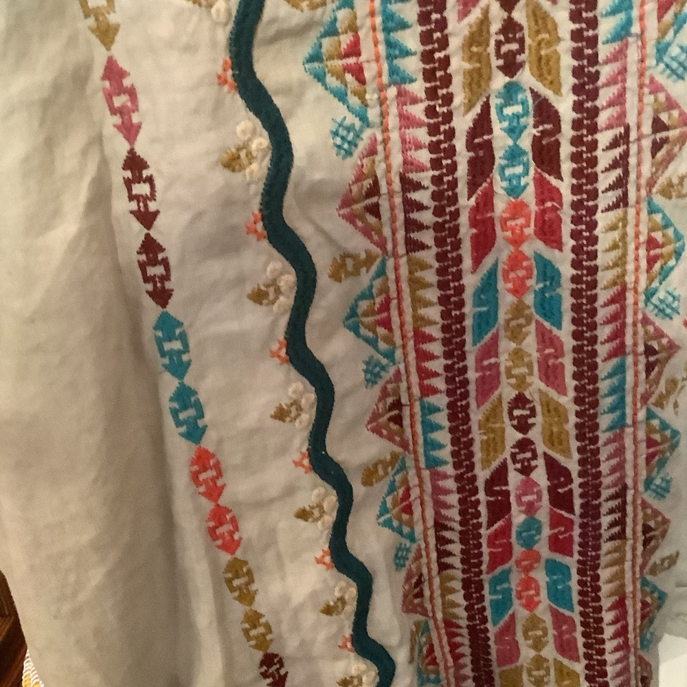 Johnny Was Short Sleeve Linen Tunic with Colorful Embroidery, Size XXL. - Picture 7 of 15
